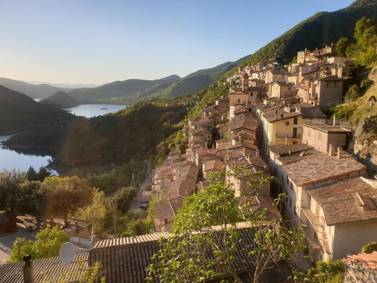La Casa Sul Fiordo Lago Del Turano Paganico Sabino Exterior photo